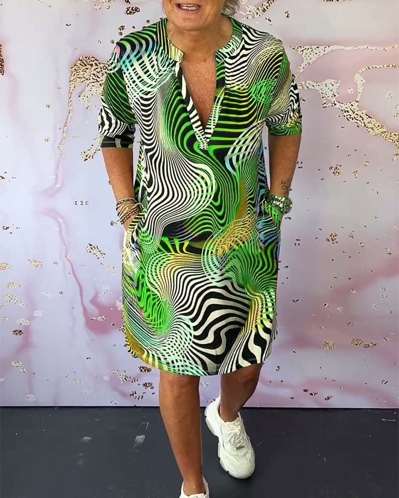 Roya™ – Kleurrijke jurk met V-hals