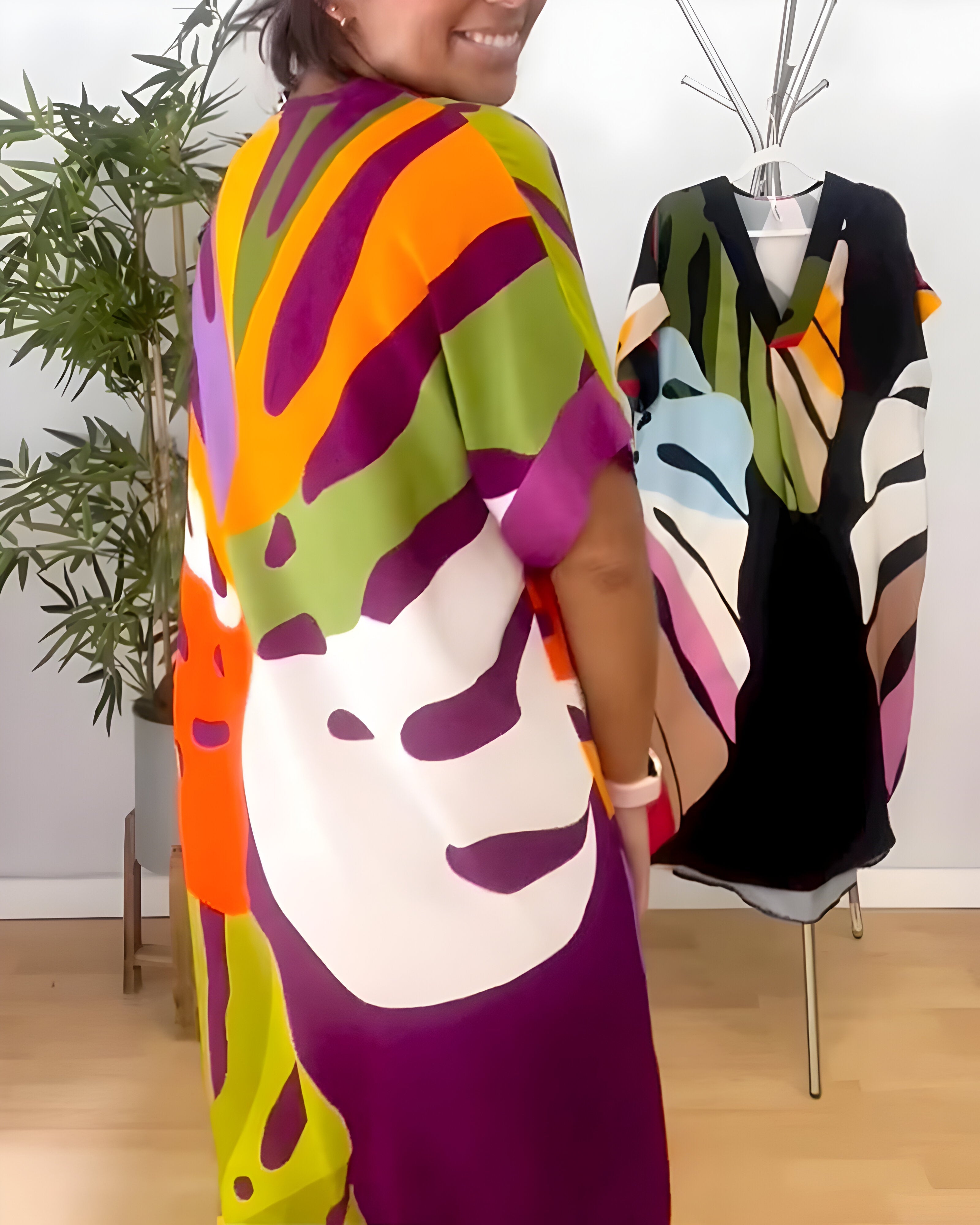 Leafara™ – Losvallende jurk met kleurrijke bladprint