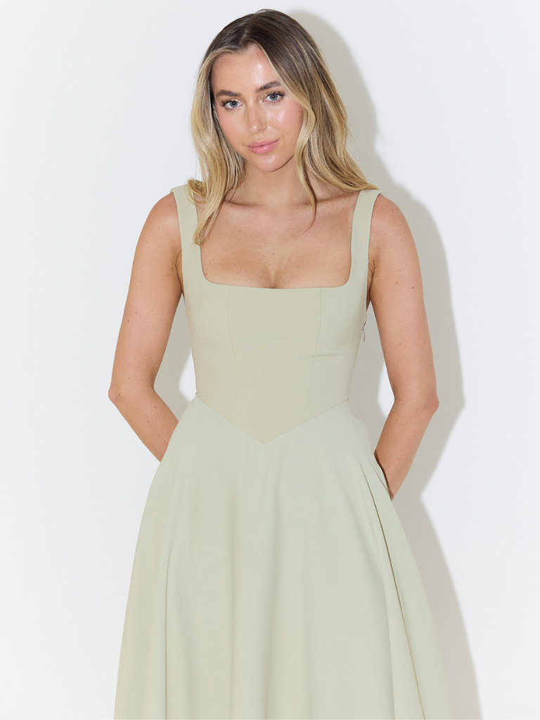 Julia | Elegante midi-jurk met vierkante hals