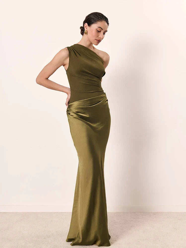 Amber™ – Satijnen maxi-jurk met één schouder