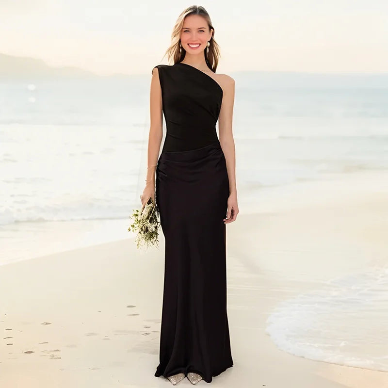 Amber™ – Satijnen maxi-jurk met één schouder