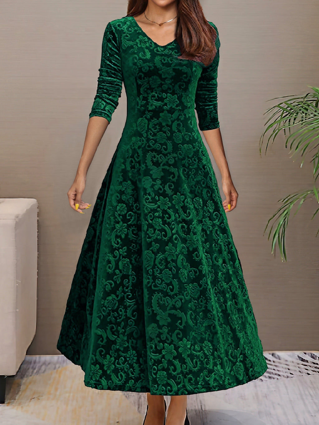 Anny™ – Elegante fluwelen feestjurk met V-hals