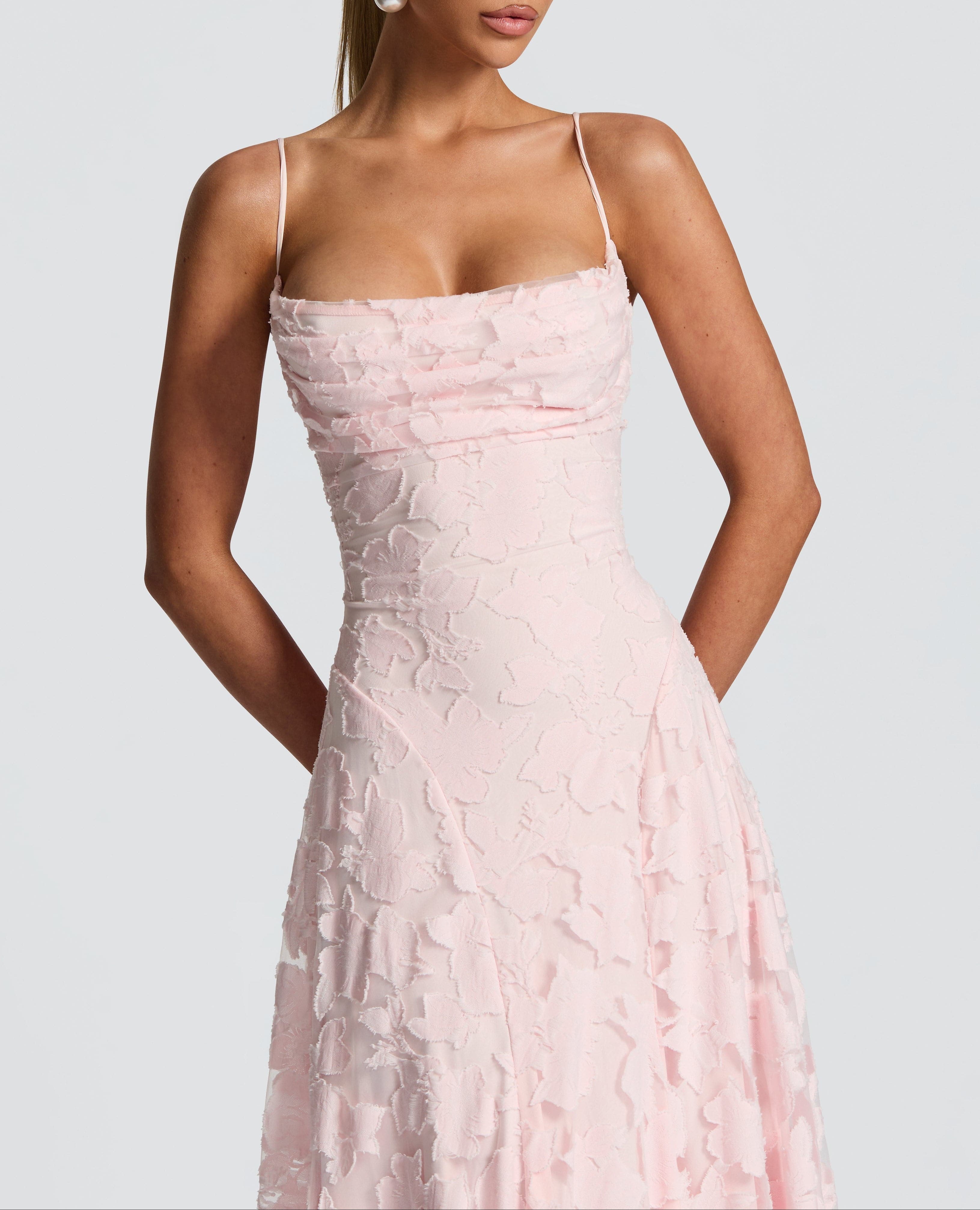 Rhoda™ – Vloeiende elegantie in tijdloze maxi-stijl