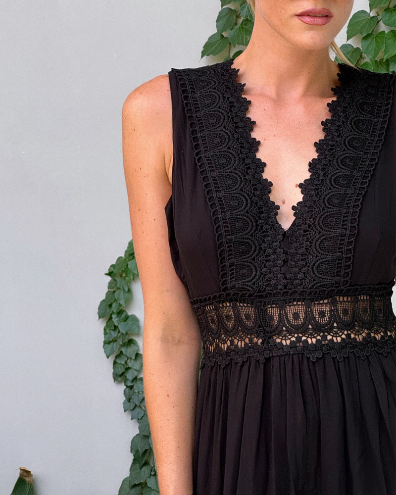 Sora™ – Mouwloze boho midi-jurk met kantdetails